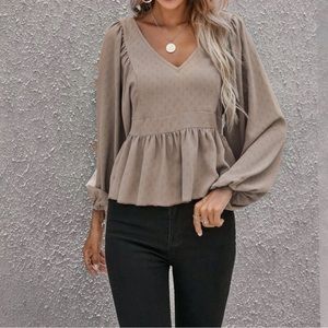 ✅ LANTERN SLEEVE RUFFLE HEM BLOUSE
